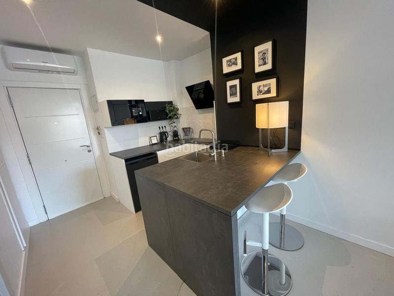 Foto 4120576a-bd7a-43a0-ac9b-f244992ba73a. Estudio  totalmente reformado con licencia turística ideal inversión o segunda residencia en Torremolinos