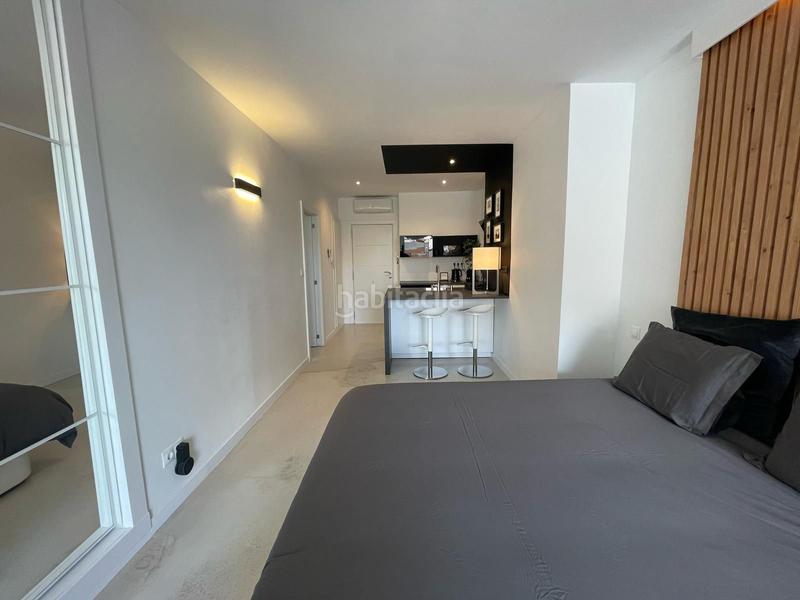 Foto e6c31881-5cc9-409b-9119-9970bce35de5. Estudio  totalmente reformado con licencia turística ideal inversión o segunda residencia en Torremolinos
