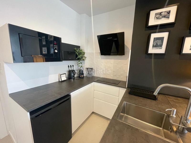 Foto fb12f626-e6bf-4473-aa1e-a0537b5f5c1d. Estudio  totalmente reformado con licencia turística ideal inversión o segunda residencia en Torremolinos