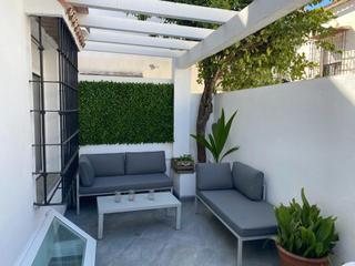 Reihenhaus  Berlioz. Adosado en esquina con licencia turística y reformado a 900 m de