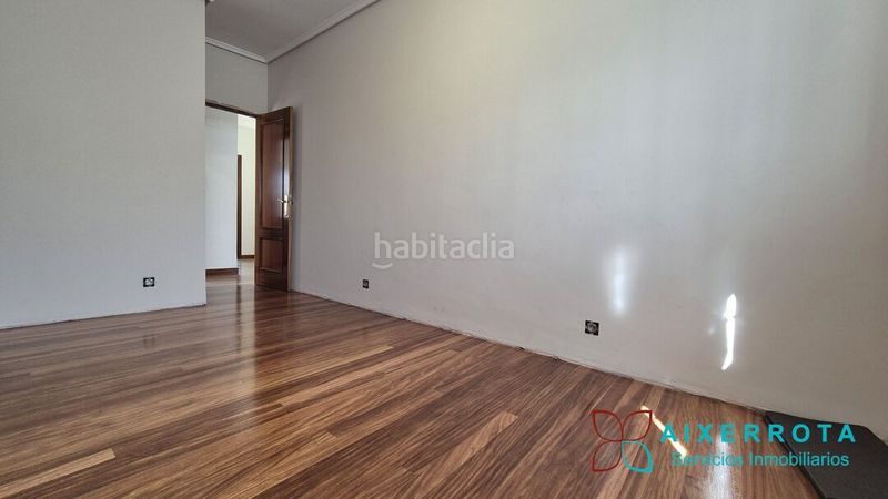 Foto 499d0232-eaed-4b6e-a2c6-93f6f458490d. Casa adossada amb calefacció aparcament a Berango