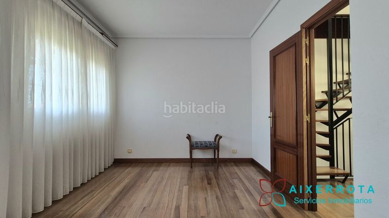 Foto 75a14f87-fe5b-4c55-a082-0c0133f487d1. Casa adossada amb calefacció aparcament a Berango