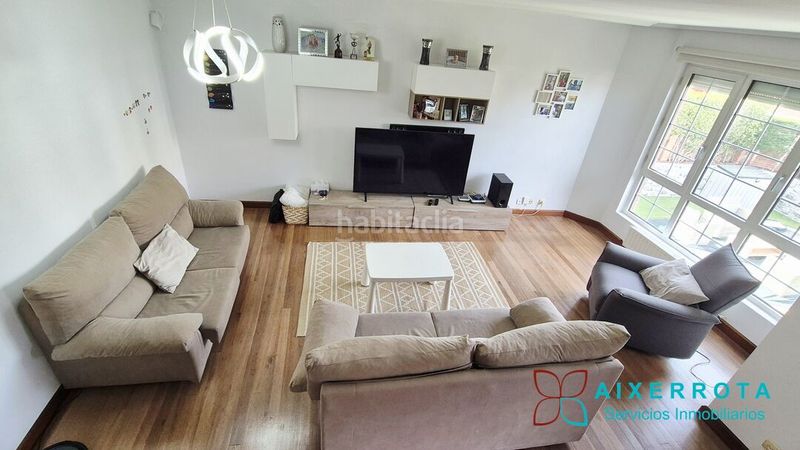 Foto a79ddd77-1c43-419e-b1bd-d442d775c4c3. Casa adossada amb calefacció aparcament a Berango