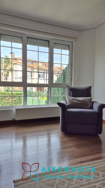 Foto b8898d38-febd-4c0b-ba13-806642eb557a. Casa adossada amb calefacció aparcament a Berango