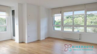 Rent Flat  Artatza kalea. Leioaartaza, piso de 3 habitaciones con terracita, garaje y tras