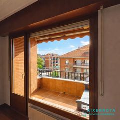 Flat  Landabarri bidea. Leioaartaza, vivienda de tres dormitorios con garaje doble
