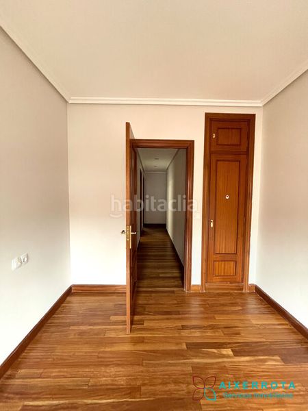 Foto 8efdfb18-b92f-4a10-8a54-d46df327d6ed. Flat with heating parking in Artatza-Pinueta-Pinosolo Leioa