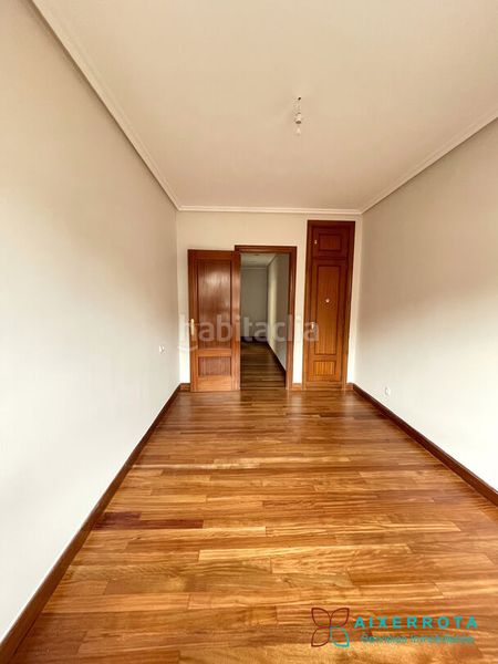 Foto ca52d0fb-9135-43e6-a8b7-0acfa96a4158. Flat with heating parking in Artatza-Pinueta-Pinosolo Leioa