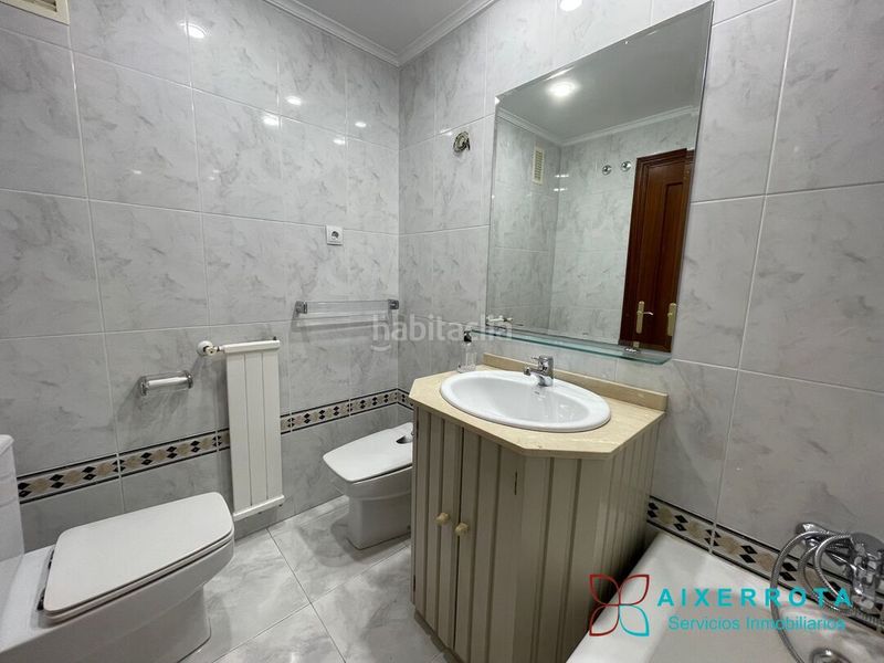 Foto db9bda58-e9e9-48ae-b779-b0f075efb9e6. Flat with heating parking in Artatza-Pinueta-Pinosolo Leioa