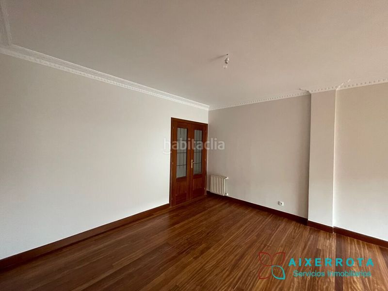 Foto ebea3dfe-c7fb-451b-a865-31ba86ecd2a9. Flat with heating parking in Artatza-Pinueta-Pinosolo Leioa
