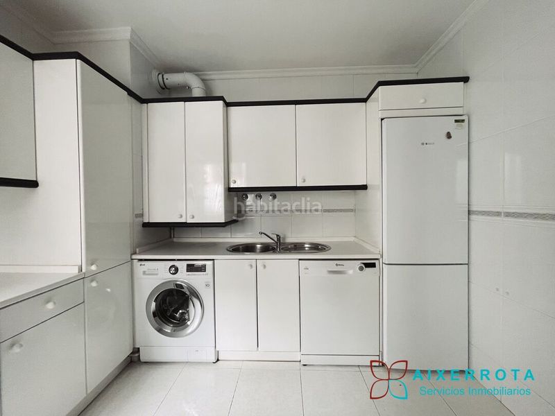 Foto f0fbfba0-4740-4fbb-9ce7-e06af8941895. Flat with heating parking in Artatza-Pinueta-Pinosolo Leioa