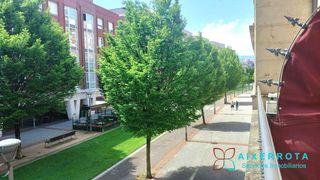 Location Appartement à Centro Urbano-Hirigunea. Piso de una habitación con terraza y garaje