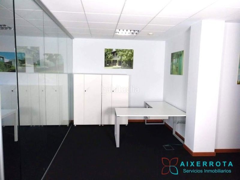 Foto f60904fe-a214-49c8-8647-157d9a53e1d2. Affitto ufficio con riscaldamento in Derio
