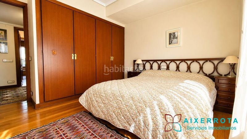 Foto ddf0a1a1-132f-4156-8871-46e4f1eb6987. Dúplex amb calefacció aparcament a santa maría de Getxo Getxo