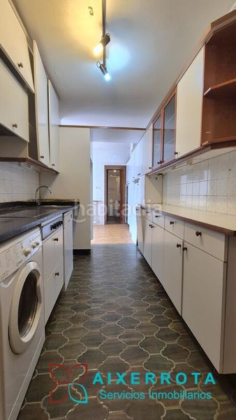 Foto ab6cf625-a23f-41e7-923b-7ff9db278c93. Flat with heating parking in Villamonte Getxo