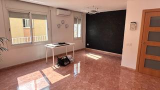 Appartement  Carrer de corneli nepos. Piso reformado junto a la vía alexandra!!