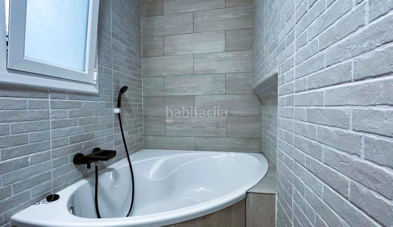 Foto d7f40997-5869-4989-9fc7-4b25dd8a0ef6. Reihenhaus mit heizung parking in Poble - Casc Antic Castellar del Vallès