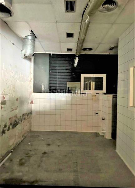 Foto fa502e53-f3ac-42b2-8cd2-668b6346e167. Alquiler local comercial local con acceso des de 2 calles!! en Terrassa