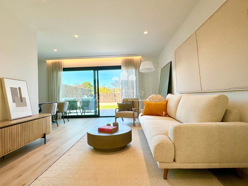 Foto ecfa18b3-e3e0-4163-b8c2-8a3c46a340ce. Reihenhaus in carrer d'anselm clavé 50 in Can Girona - Terramar - Vinyet Sitges