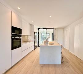 Semi detached house in Carrer d'anselm clavé 50