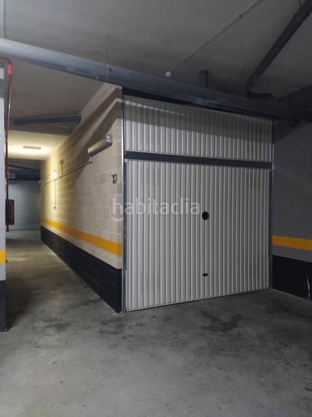 Foto 8e46a818-27f3-4c31-9210-cdba471a66a0. Aparcament cotxe a Durango