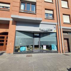 Local Comercial a Durango. Local de 70 m2, acondicionado como peluqueria, en venta en la ca