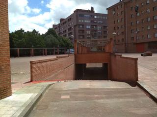 Aparcament cotxe a Durango. Garaje doble con trastero, en venta, en alluitz kalea