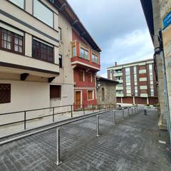 Casa a Otxandio. Casa adosasa, en venta, en el centro de otxandio