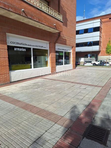Foto e3beb66a-d4f8-4e7c-bbc0-4c1c680c1850. Local comercial a Amorebieta - Etxano
