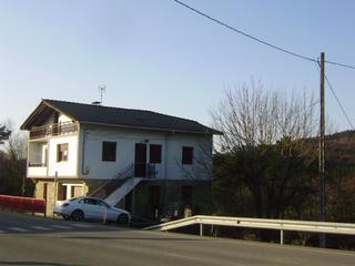 Casa en Amorebieta - Etxano. Casa, con terreno, en venta en autzagane amorebieta, posibilidad
