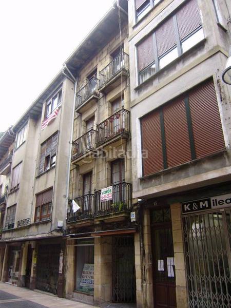 Foto 9d96c187-e4ba-40d4-8c44-eb343315b60e. Edifici a Durango