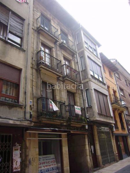 Foto c729b24a-41ff-4b7b-9c6d-9f67b49ac62f. Edifici a Durango