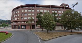 Miete Autoparkplatz in Durango. Parcela de garaje, para dos coches y moto, en alquiler, en astxi