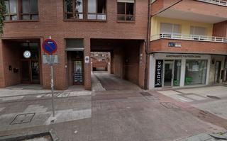 Aparcament cotxe a Durango. Garaje cerrado, de 80 m2, en venta en alluitz 17