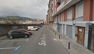 Parking voiture à Durango. Garaje cerrado para coche pequeño o trastero, en venta, en la ca