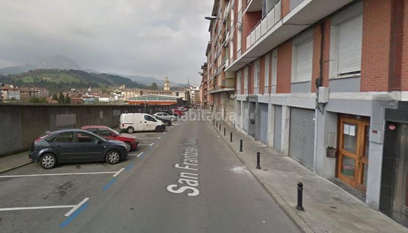 Foto 3f82e8be-e5ec-4ffb-9b05-d3f56bf6ccb7. Aparcament cotxe a Durango
