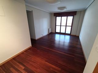Pis a Durango. Planta baja de dos habitaciones con amplia terraza, en venta, en