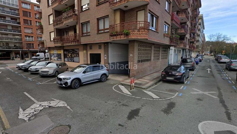 Foto adcc825a-2106-4034-a86b-2a1613900479. Aparcament cotxe a Durango