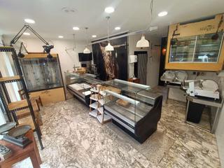 Location Local commercial à Durango. Local de 57,39 m2, actualmente acondicionado como carnicería, en