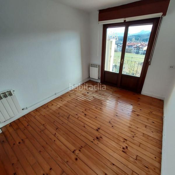 Foto 3b1b3f12-f3cd-42c4-a913-fc2fbd025306. Flat with heating in Otxandio