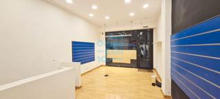 Lloguer Local Comercial en Centro - Mendibil - Santiago. En la mejor zona del paseo coln local muy comercial