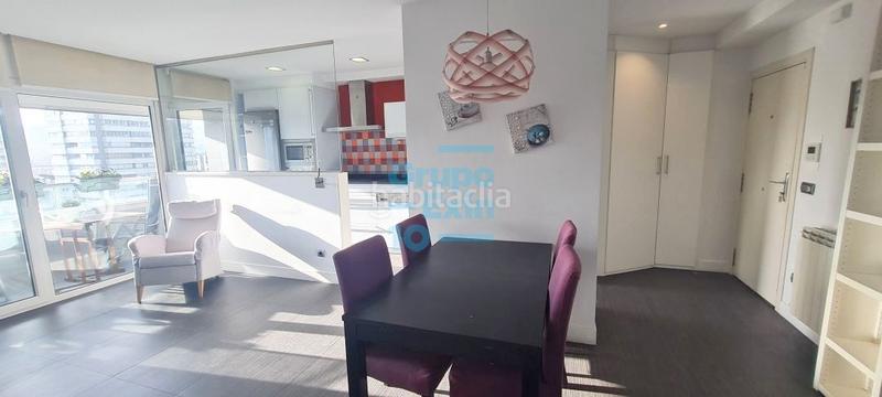 Foto 1cdc8ec2-057f-47e4-84df-6d1aa3e945c7. Alquiler piso temporal de septiembre a junio. preciosa vivienda con terraza en el Antiguo, en urbanización con piscina. en Donostia - San Sebastián