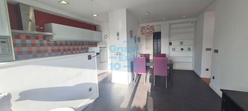 Foto 586460ea-ebca-47c5-874d-33dd69e882dc. Alquiler piso temporal de septiembre a junio. preciosa vivienda con terraza en el Antiguo, en urbanización con piscina. en Donostia - San Sebastián