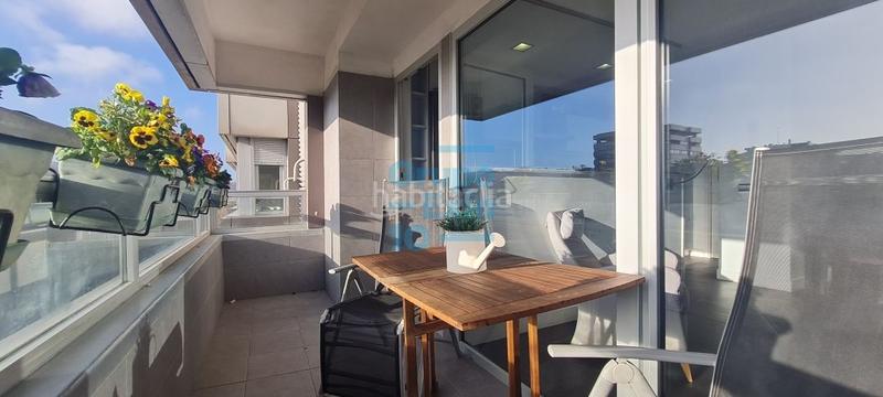 Foto c943c7fe-33b1-4953-80ee-16e565c18868. Alquiler piso temporal de septiembre a junio. preciosa vivienda con terraza en el Antiguo, en urbanización con piscina. en Donostia - San Sebastián