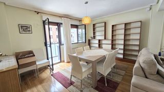 Appartement à Intxaurrondo. Piso en urbanización privada con zona de aparcamiento en superfi