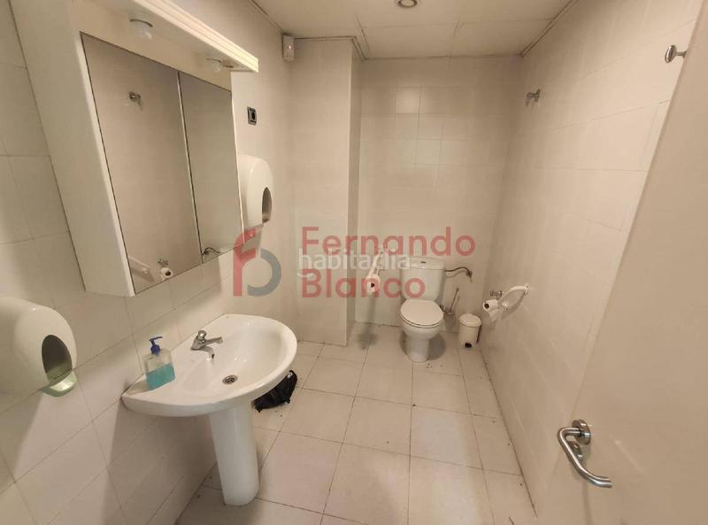 Foto c0a37e16-3438-4717-8973-ce75fe1eeda6. Affitto locale commerciale in Iralabarri Bilbao