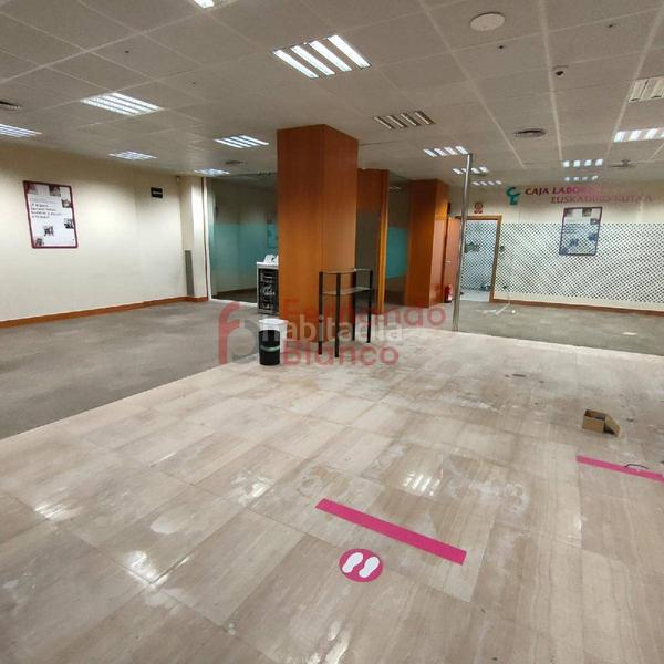 Foto b5cb2696-d4eb-4d5c-b924-3ede4b010e4d. Alquiler local comercial local alquiler en irala en Bilbao