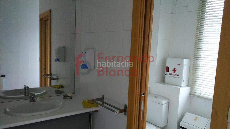 Foto 95663602-37bd-4c4c-b906-782bec4def9c. Industrial building in Galdakao