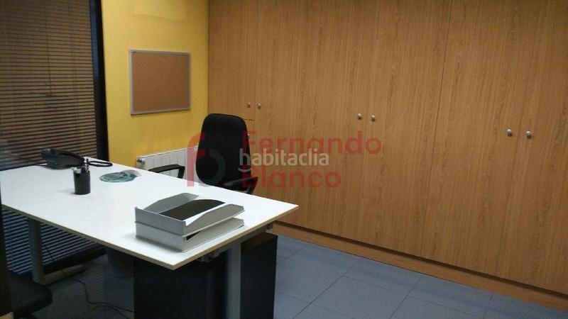 Foto e02ce295-6a08-4055-8ae0-11b31bd46ab5. Industrial building in Galdakao