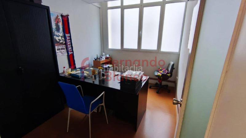 Foto e10f1a62-d240-4a83-afd8-d71989432bd4. Location bureau dans Zabalburu Bilbao